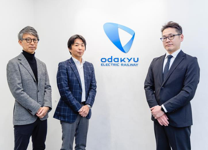 小田急電鉄様とビズリーチ・コンサルティングの集合写真
